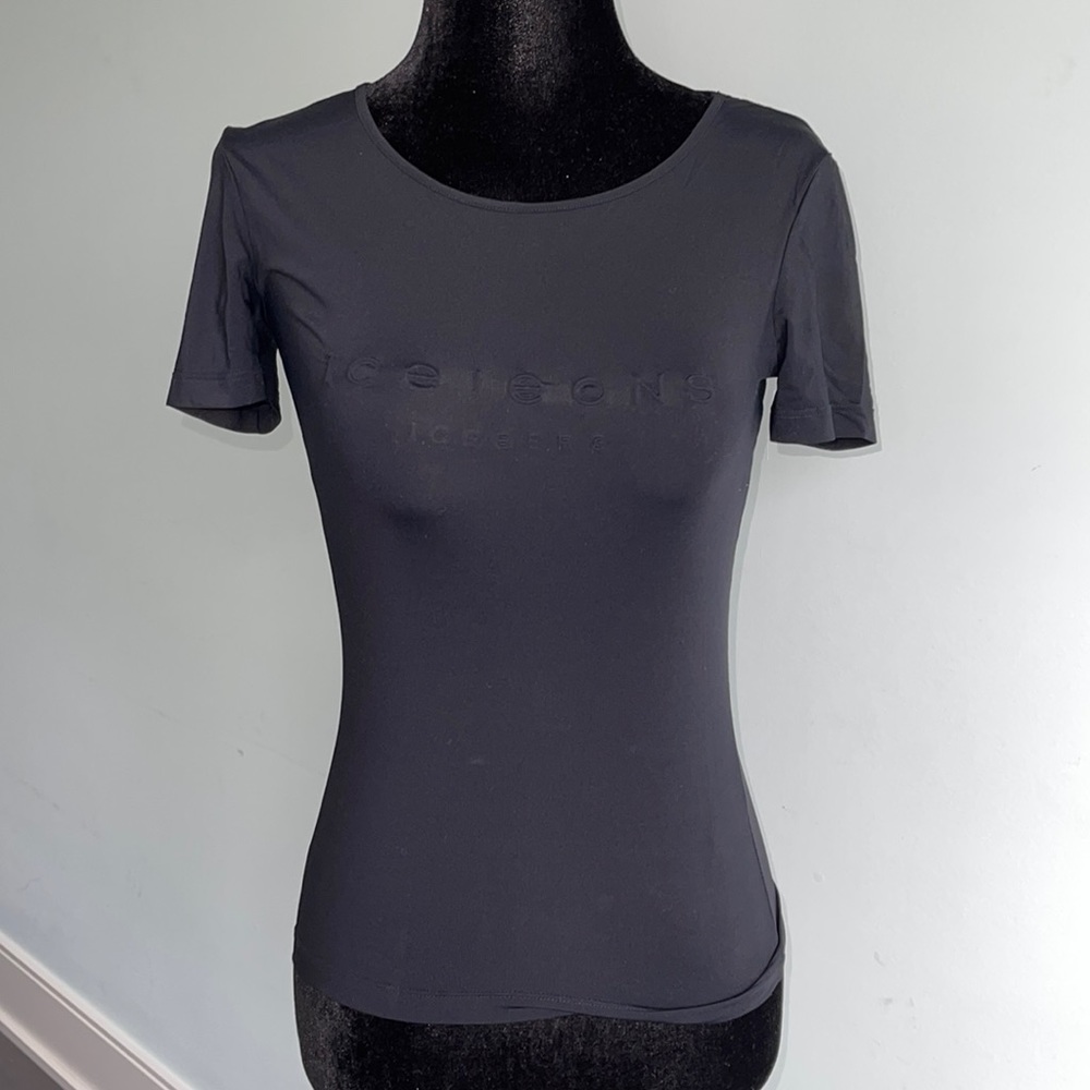 Vintage Iceberg Jeans tshirt. Size XS